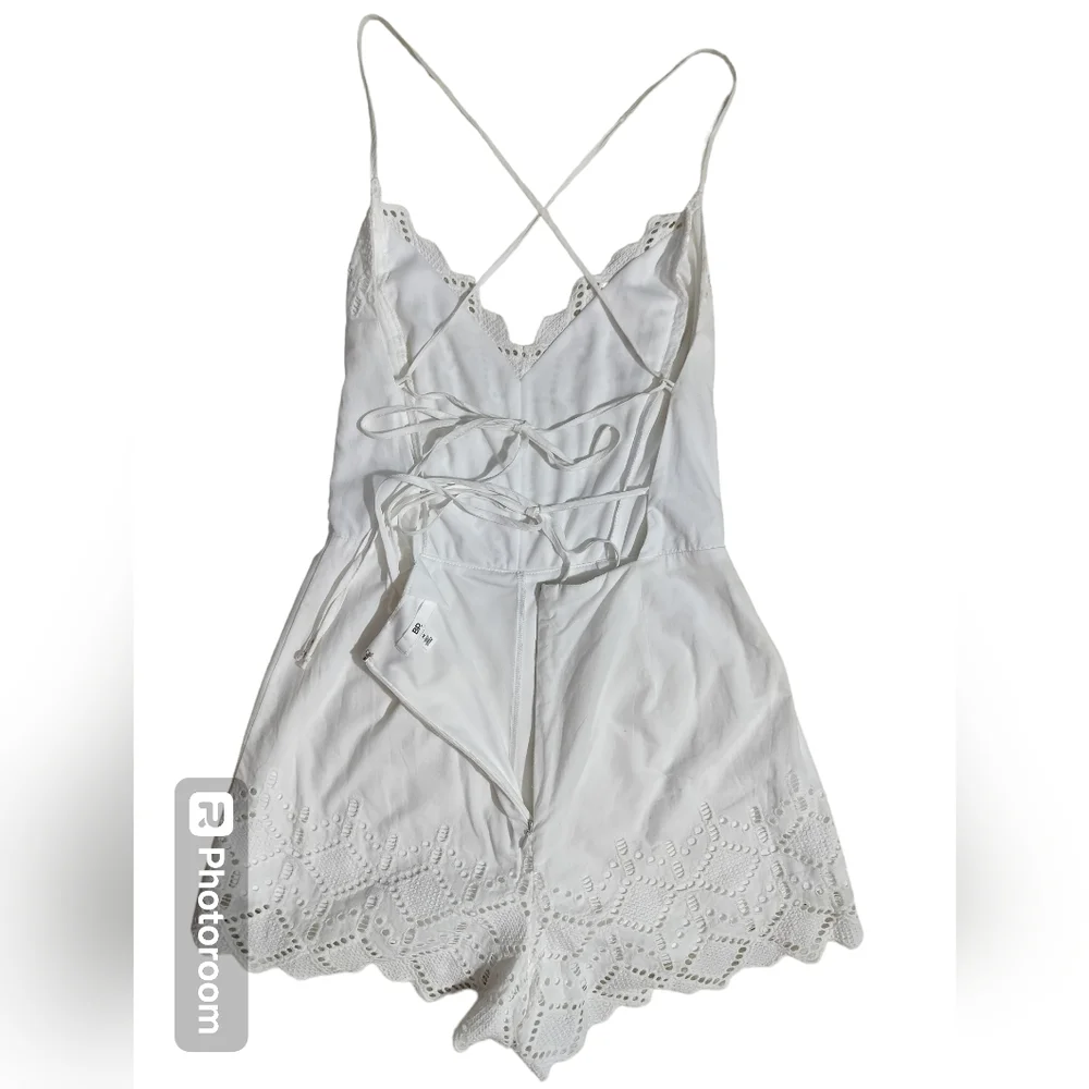 BP. White romper embroidered strappy back scalloped lace size M - Picture 7 of 14